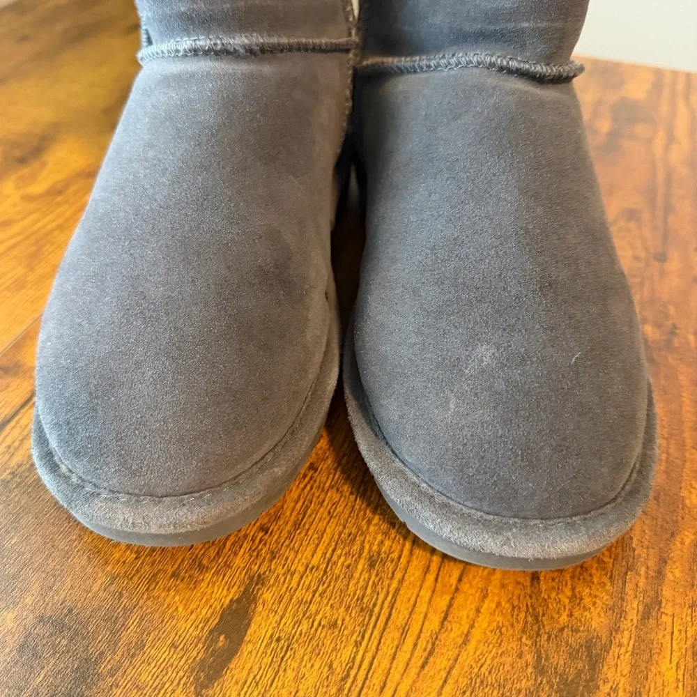 Bearpaw Suede Gray Tall Boots Size 8 Sherpa Lined Winter Cozy Comfy Grey